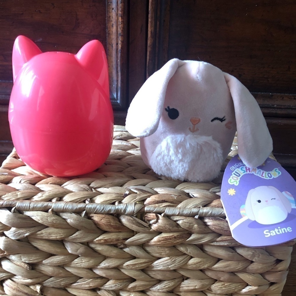 Squishmallows easter surprise: Satine the bunny 5”